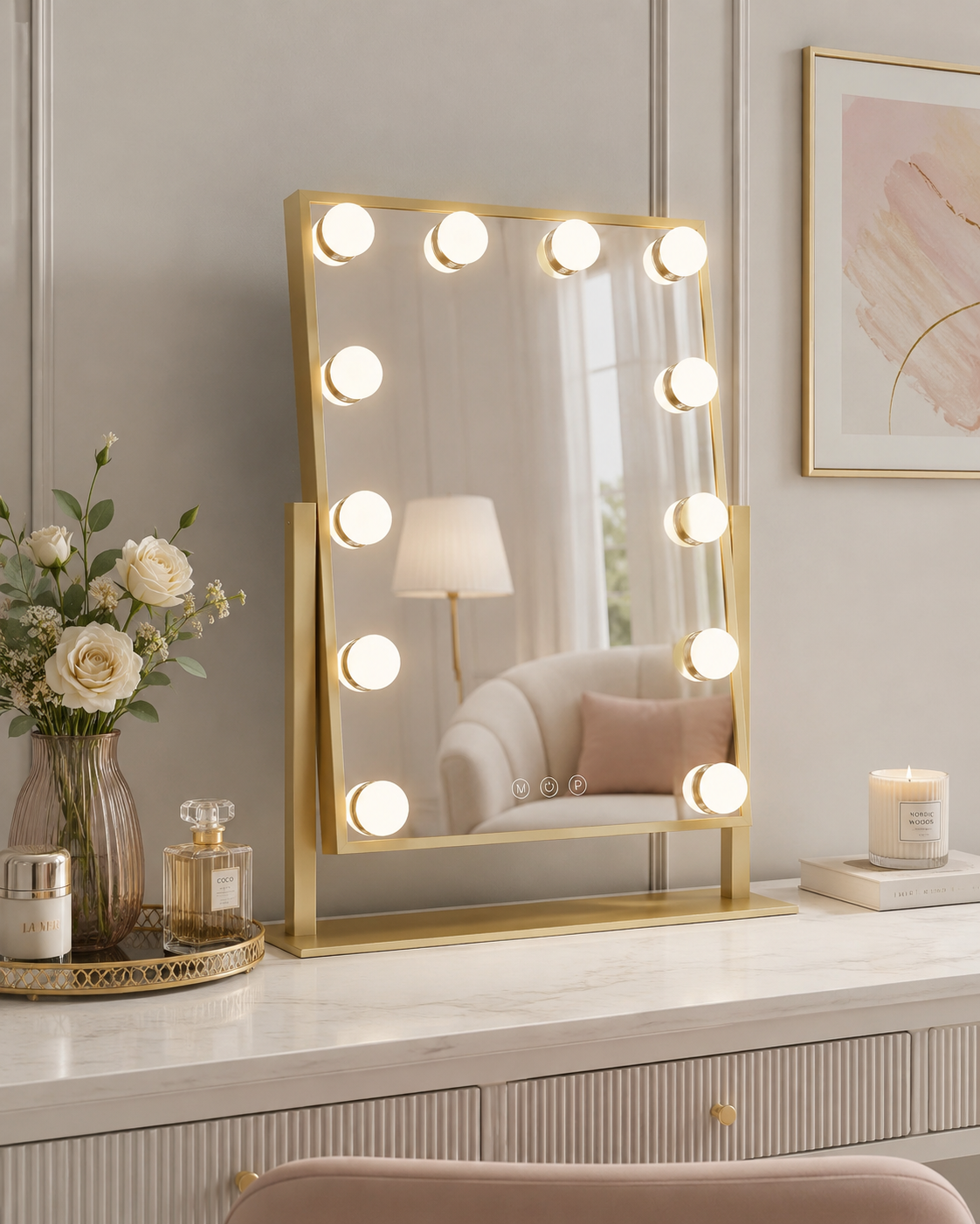 Kosmetinis LED veidrodis Livio 2 auksiniu rėmu 30 × 47.5 cm