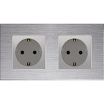 Dvivietis kištukinis lizdas su įžeminimu (pilkas), su aliuminiu rėmeliu (sidabrinis)