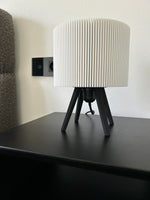 LUMINA Tripod – modernus stalo šviestuvas