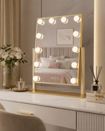 Kosmetinis LED veidrodis Livio 2 auksiniu rėmu 30 × 47.5 cm